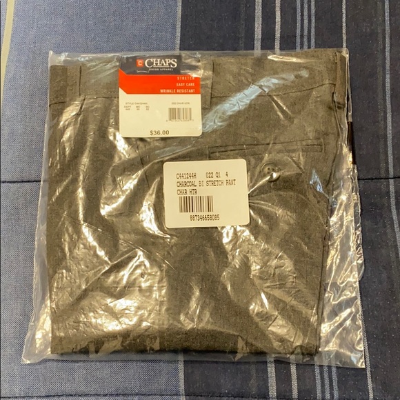 Boys dress pants - Picture 1 of 3